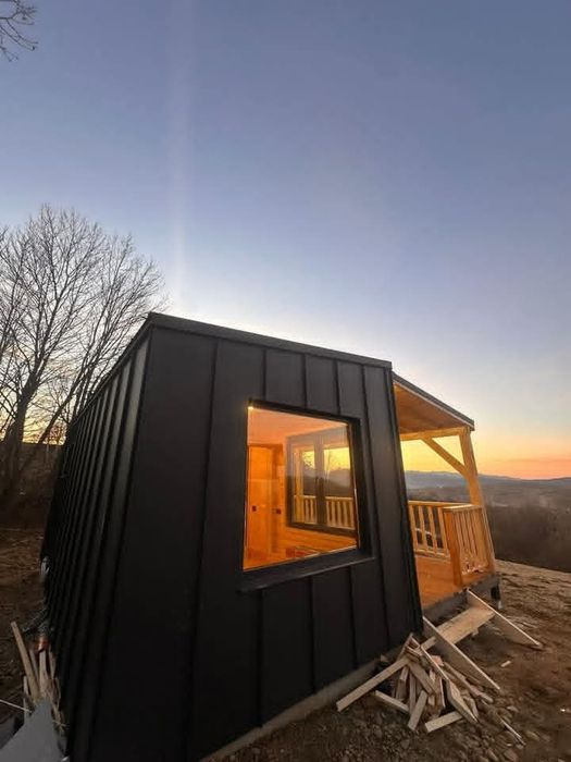 Case și căsuțe de lemn de locuit permanent și vacanță