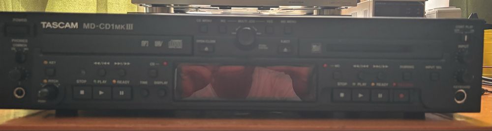 СD-MD плеер-рекордер Tascam MD-CD1MK3