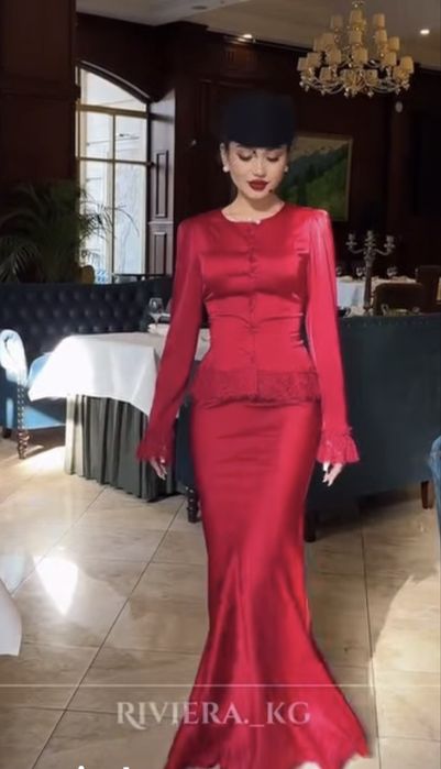 Вечение платья атлас