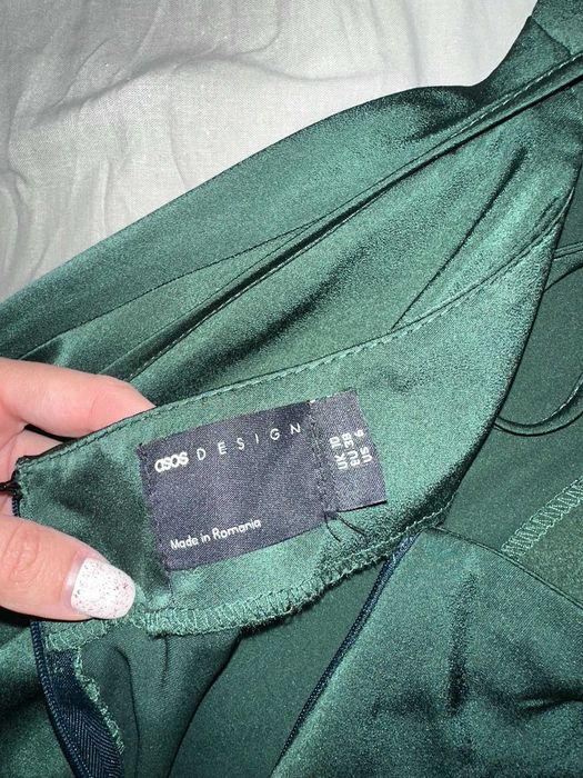 Официална сатенена рокля с гол гръб и връзки АSOS