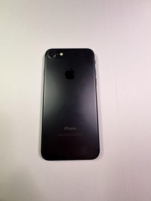 Продается iPhone 7 без ремонта