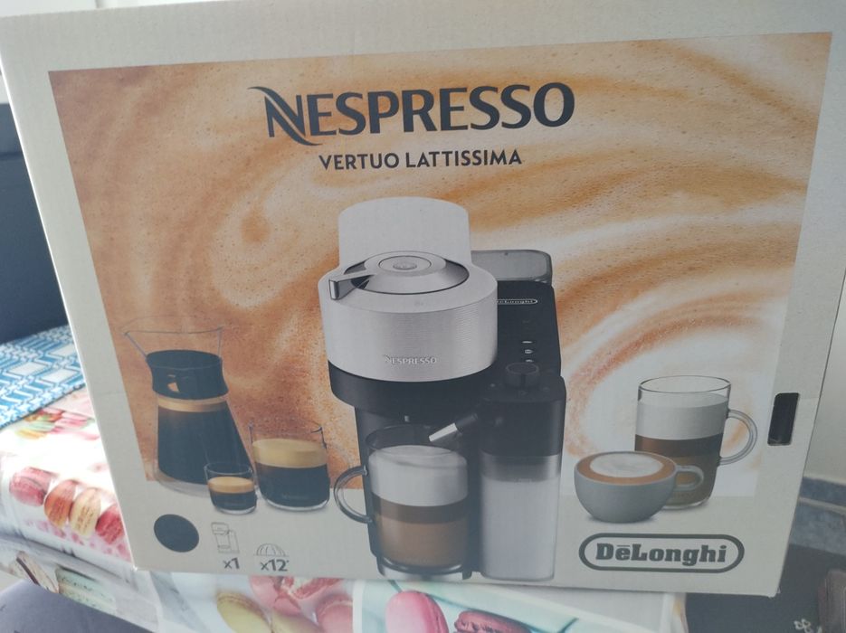 Espressor capsule Nespresso Vertuo Latissima