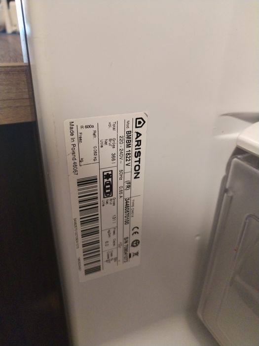 Vând frigider Ariston