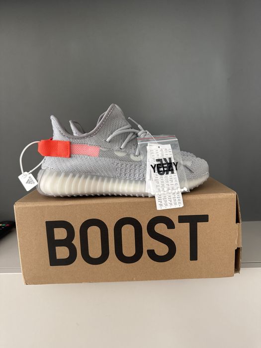 yeezy boost 350 v2 42 2/3!!PRODUS NOU!!VERIFICARE COLET