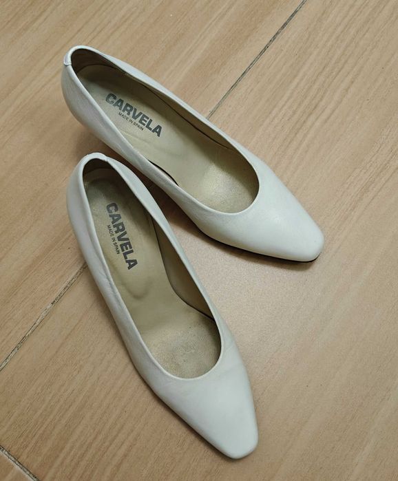 Туфли Carvela белые кожаные 36.5 размера