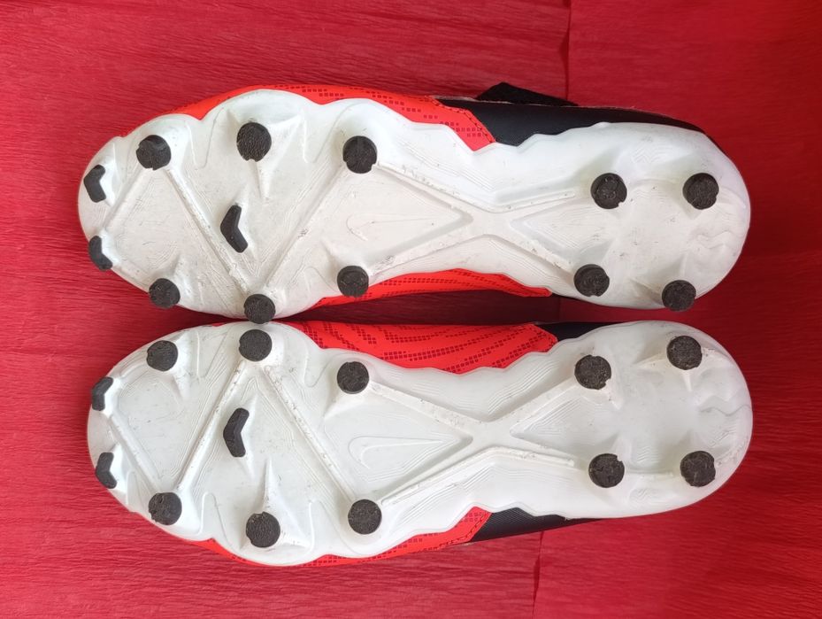 Бутонки Adidas Predator/36 и Nike Phantom/38