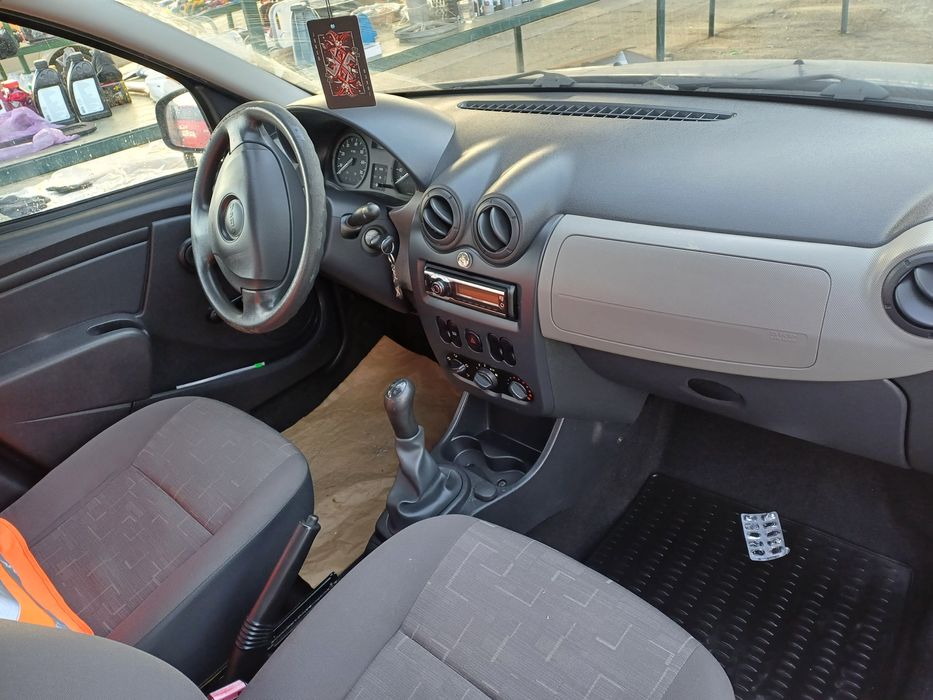Vând Dacia sandero euro 4,an 2009