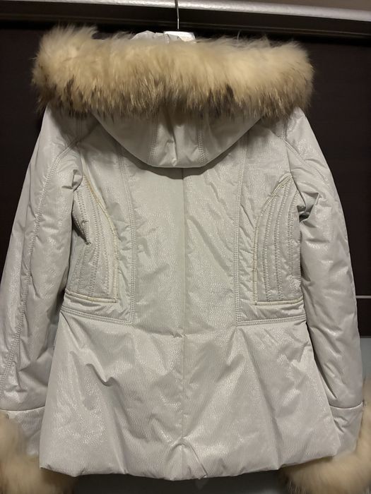 Дамско яке бяло с кожа и качулка