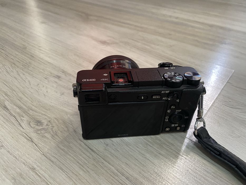 Sony A6400 Продается + 50мм