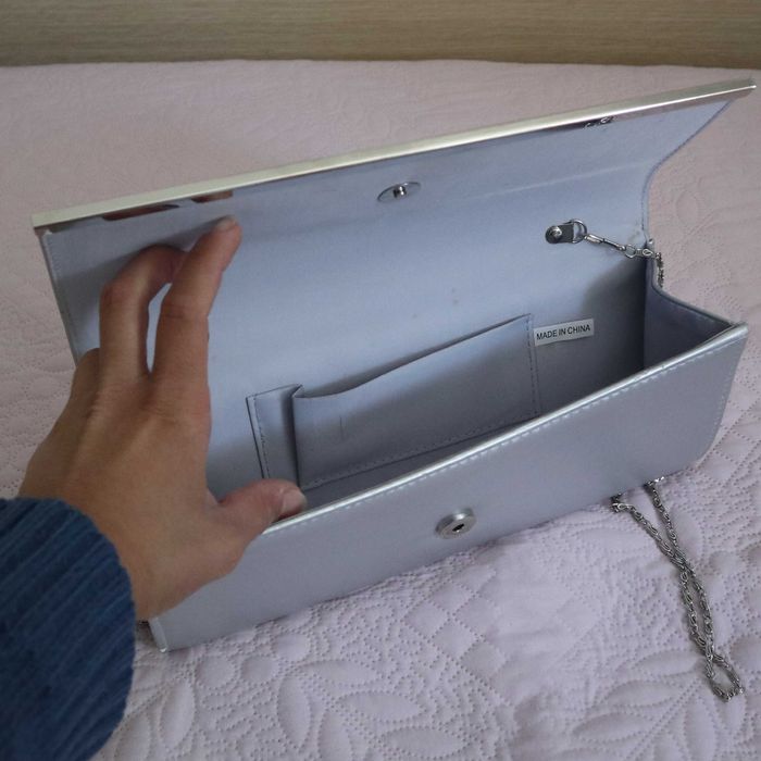 Официален сребрист комплект