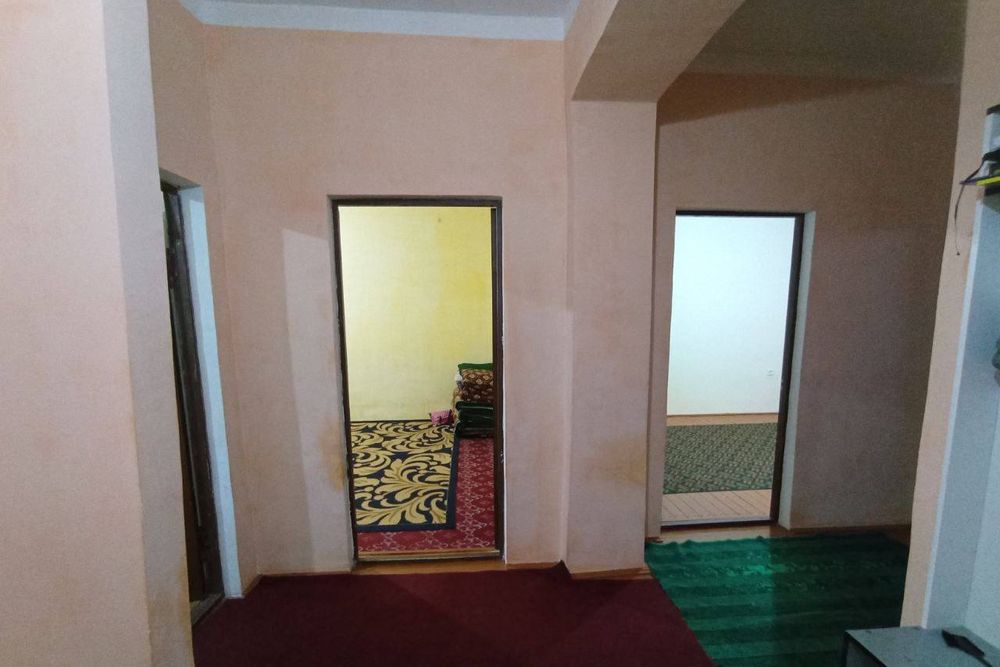 Зарафшон шахридан 2 хоналик 68 квм квартира  уйдан хечнарса олинмайди