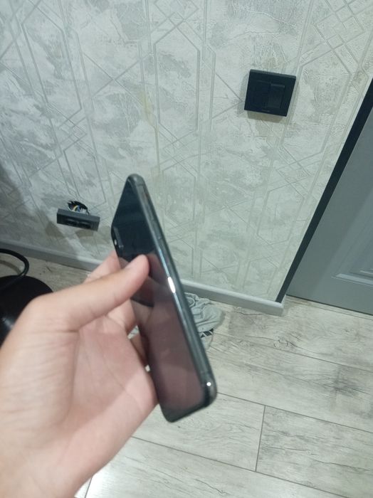 Продам срочно айфон х