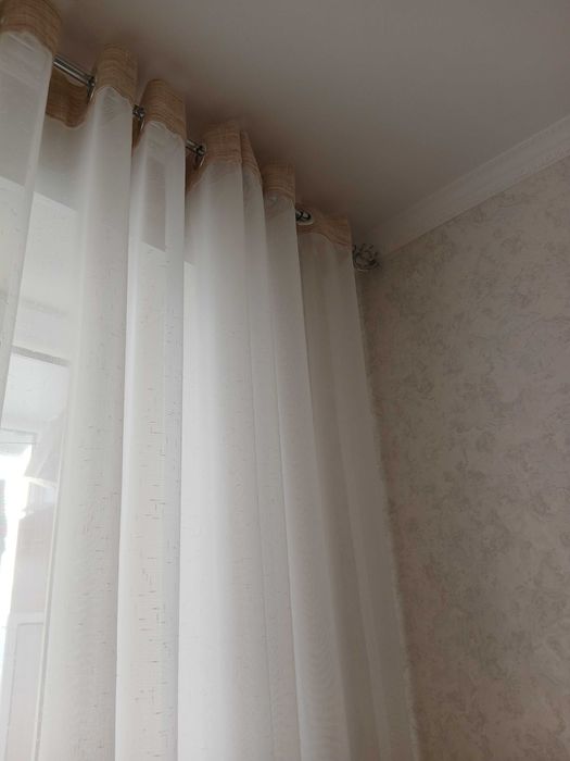 Карниз с тюлью в зал