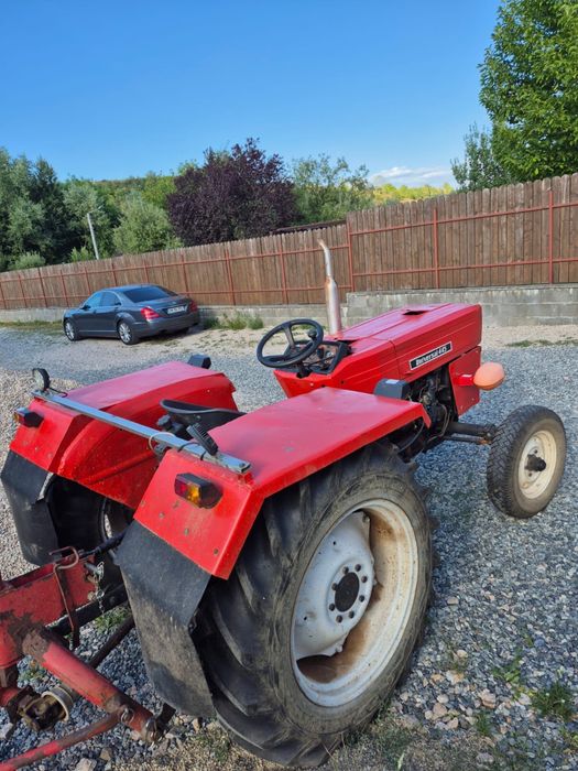 Tractor universal u 445 schimb