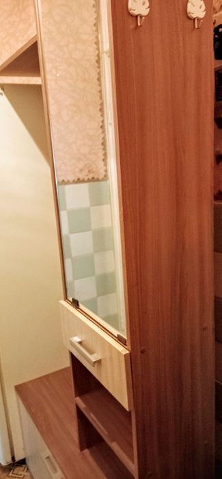 Продам прихожую.