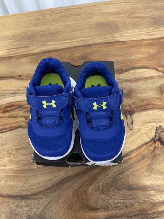 Adidasi baieti Under Armour