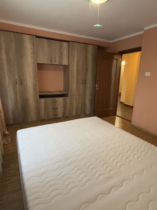 Inchiriez apartament 4 camere zona Supernova Bratianu Constanta