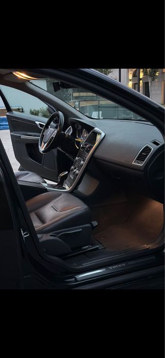Volvo XC60 D4 2.0D 190cp automat 8+1 viteze Euro6
