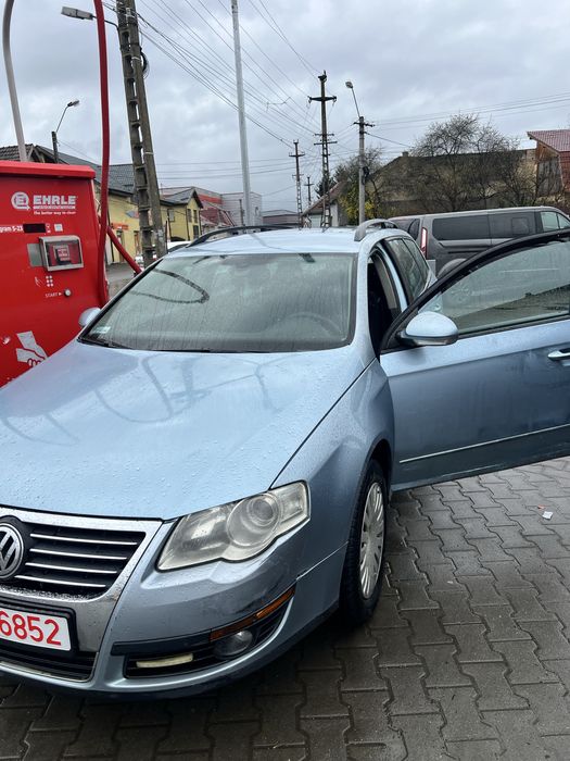 Vand passat b6 din 2006 2 L 140 de cai , masina trage bine motoru se aude perfect , are mici defecte datorita varstei interior 8/10 la pretul 1400