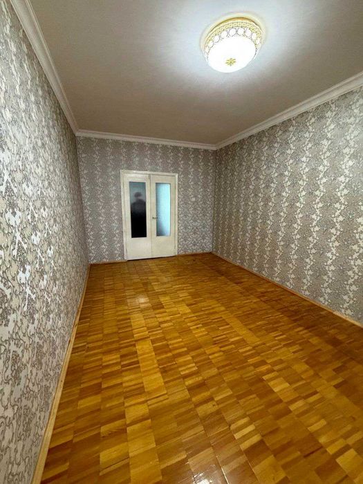 Юнусабад9  3ком 3этаж улучшенка, не торец 77м2, балкон 2\6