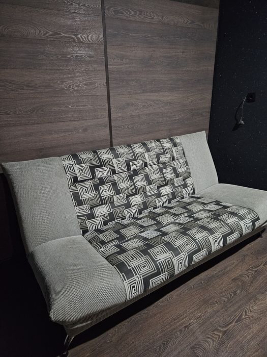 Продам б/у диван