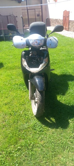 Vând Honda sh 150cm!