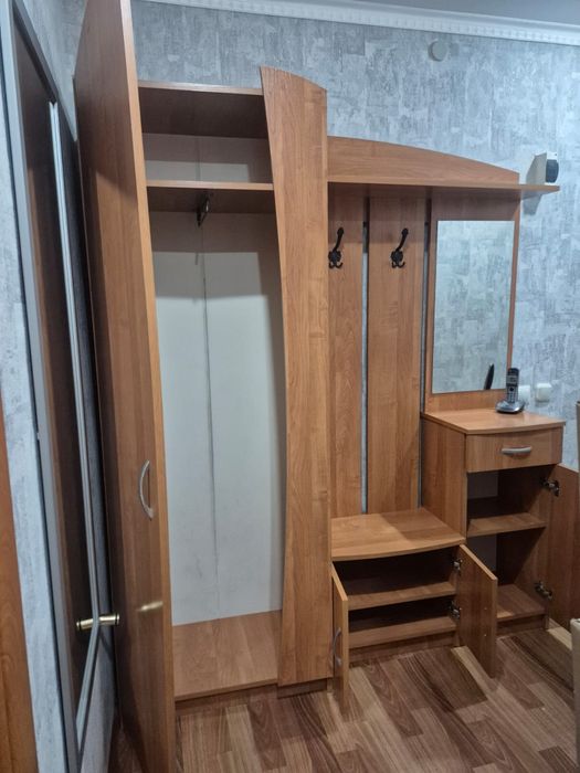 Продам срочно прихожую