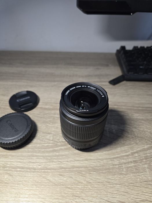 Canon 250D cu 2 obiective