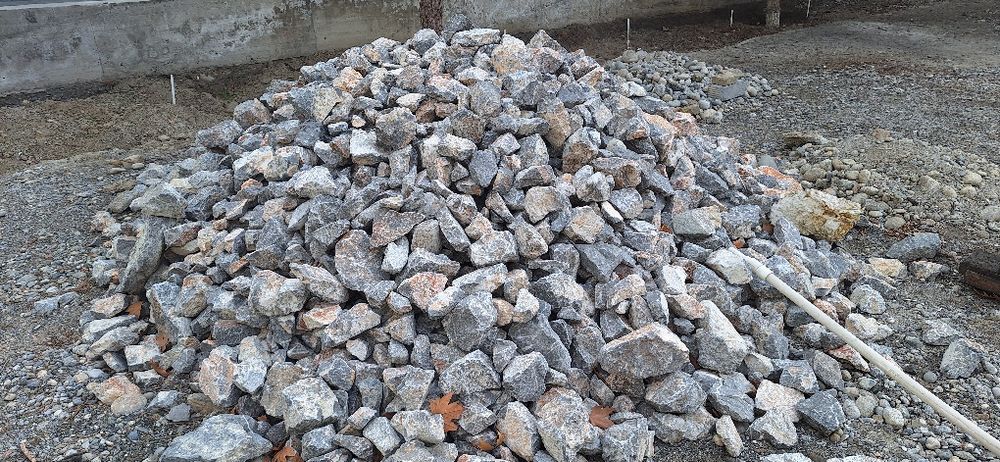 Тош сотилади  Фаргона