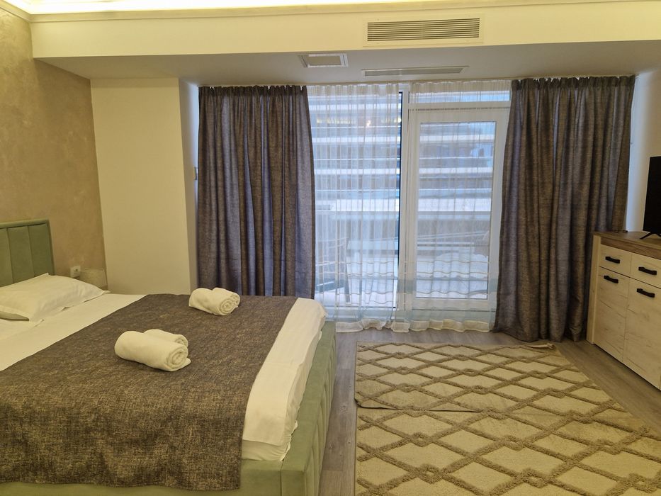 Apartament de închiriat cu vedere spectaculoasă la mare.Terasă