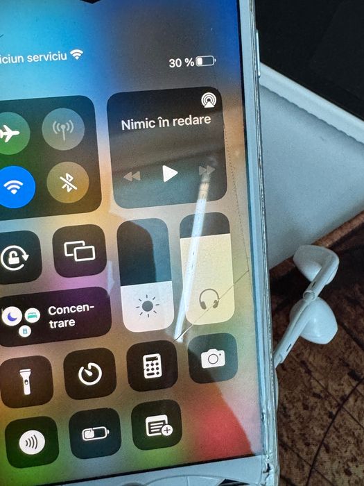 Casti cu fir, mufa Lightning, microfon, stare foarte buna