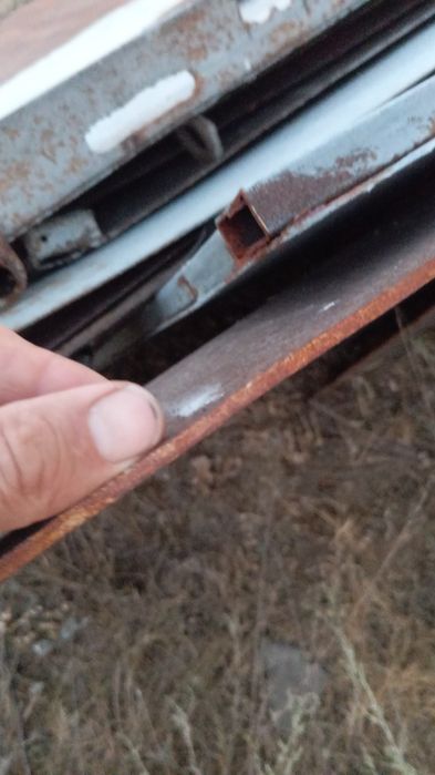 Продам железо листовое , гаражное