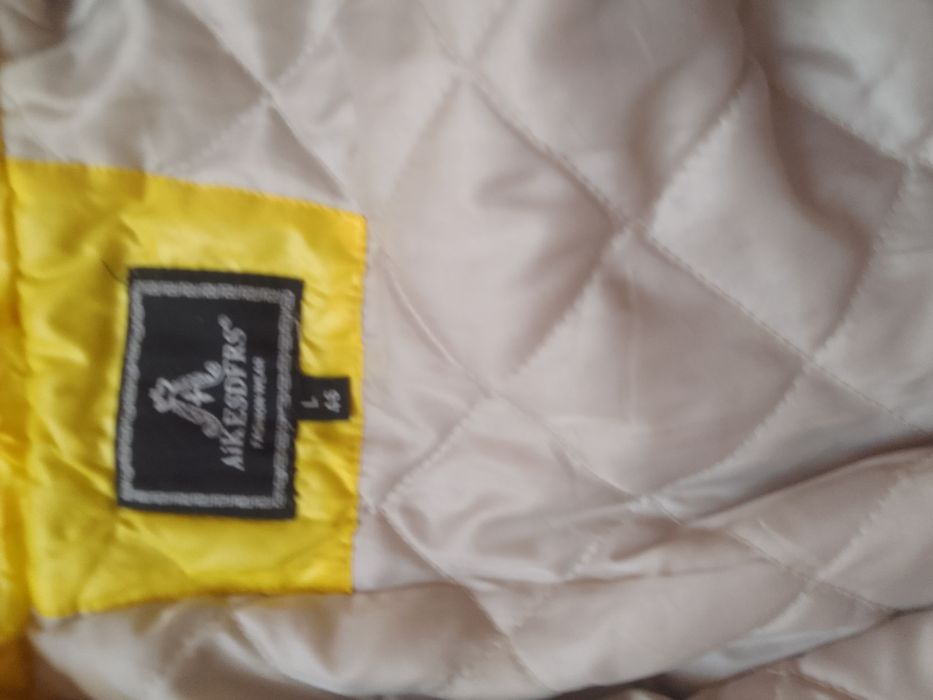 Продам женскую куртку