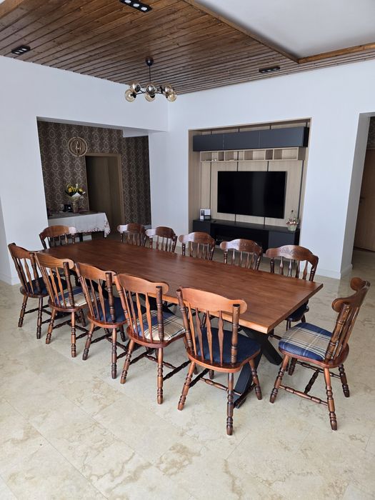 12 scaune din lemn masiv, stil clasic – 6+6 cu tapițerii diferite