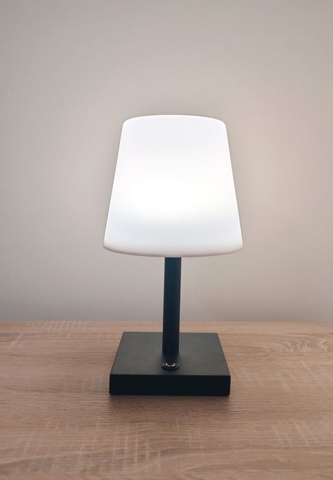 Lampa de masa LED Postlucky fara fir cu telecomanda RGB