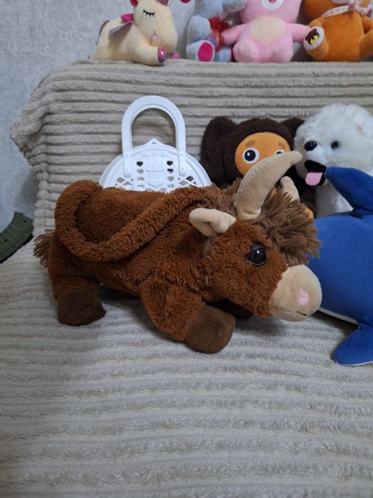 Куча мягких игрушек