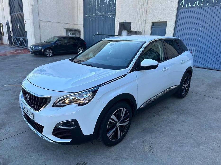 Vând Peugeot 3008 2019 1.2 benzina