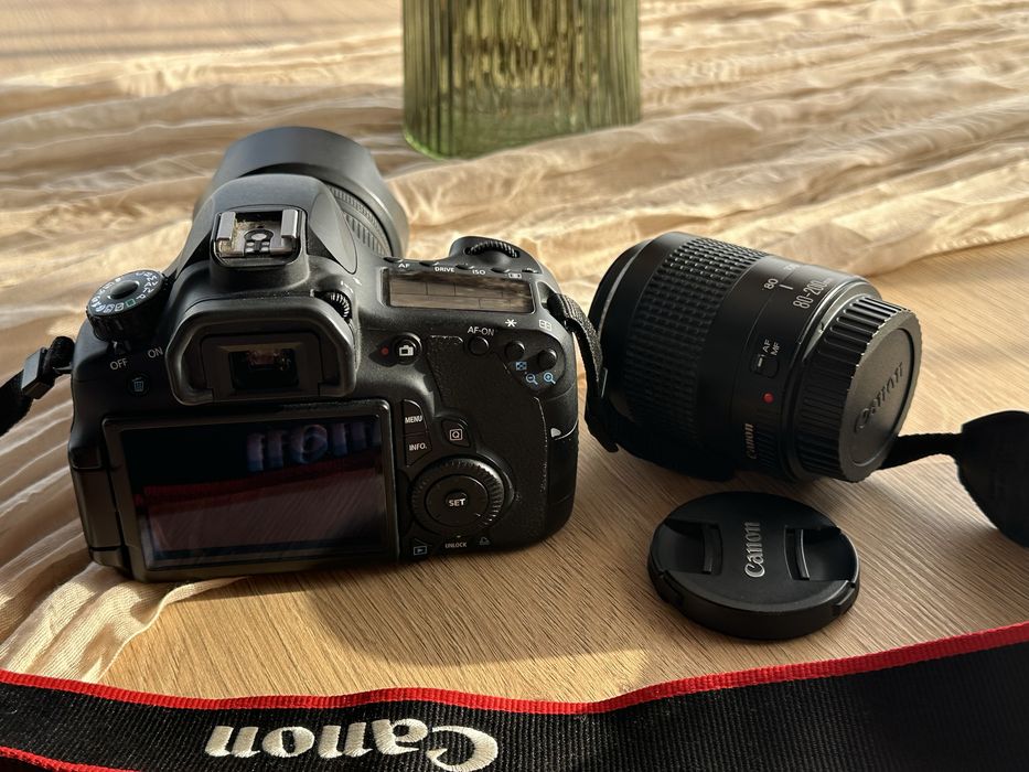 Camera Canon 60D + Obiectiv 18-55 STM + Tele 80-200
