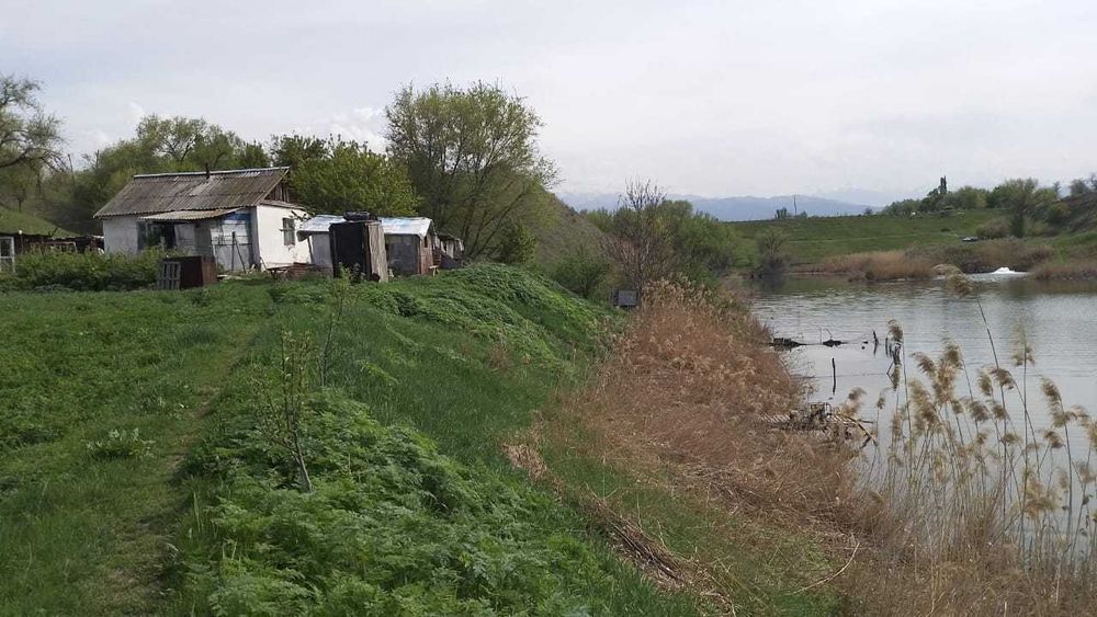 Продается, срочно участок с времянкой