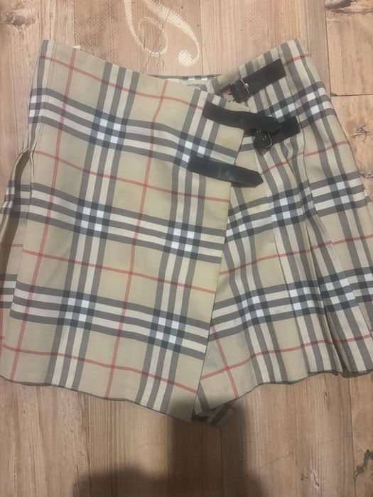 Burberry плисирана пола вълна