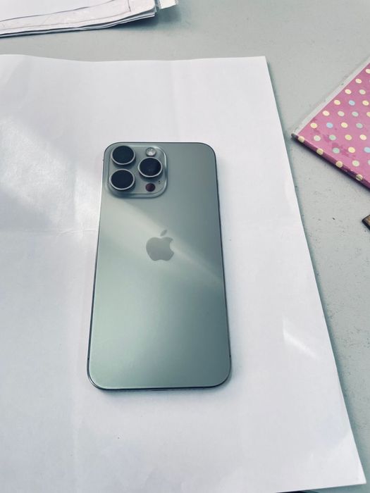 Продам Айфон 15Pro Max 256