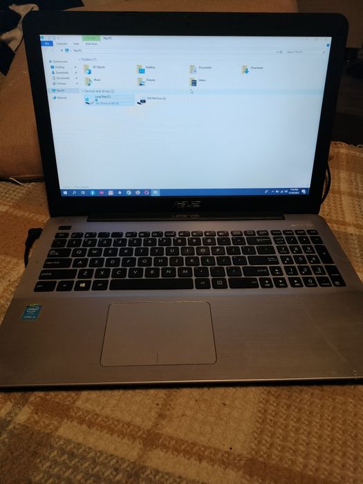 Vănd Laptop Asus  Intel Core I3-4005U Cpu 1.70GHz