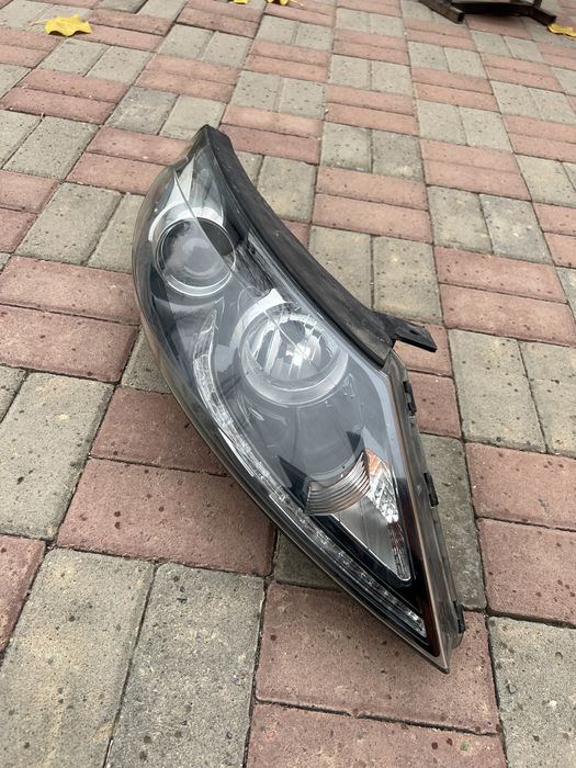 Продам фар оригнал для Kia Sportage