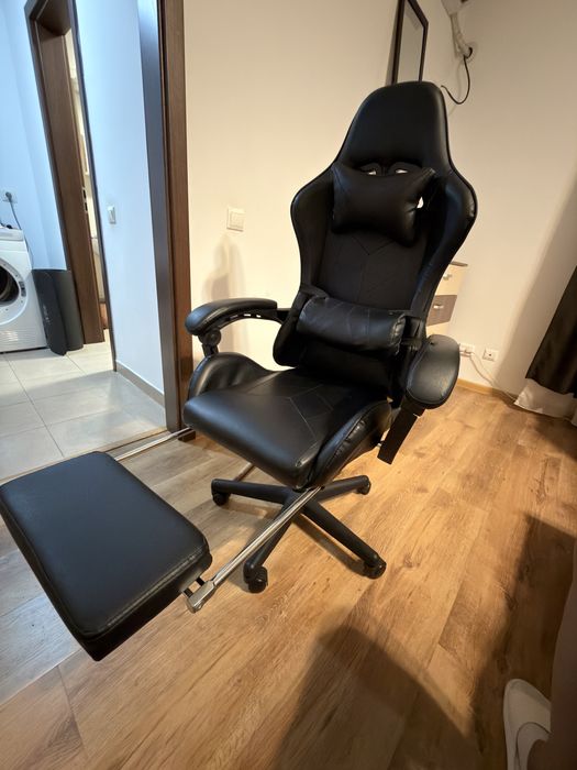 Scaun gaming negru