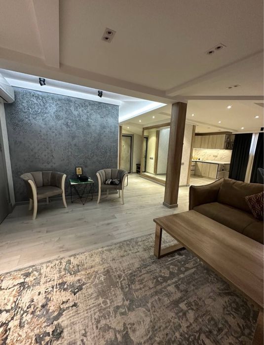 Сдается квартира под офис! Возле Беруний метро!