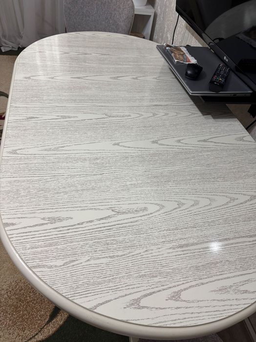 Стол со стульями