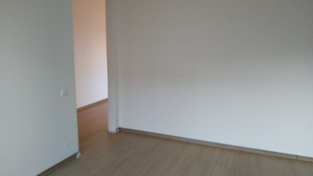 Inchiriez apartament 50 mp (2 camere) - str. Sub Cetate (Parc Poligon)