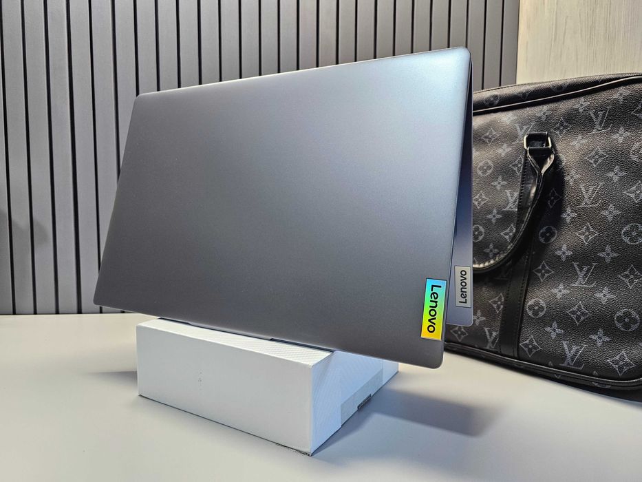 ПРОДАМ Lenovo Slim 15AH8 Ноутбук Core™i5-12450H/8GB/512SSD/15.6"iPSFHD