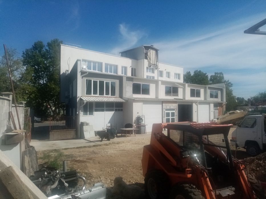 Офиси, склад,магазин,автосервиз и  заведение под наем . СИЛИСТРА