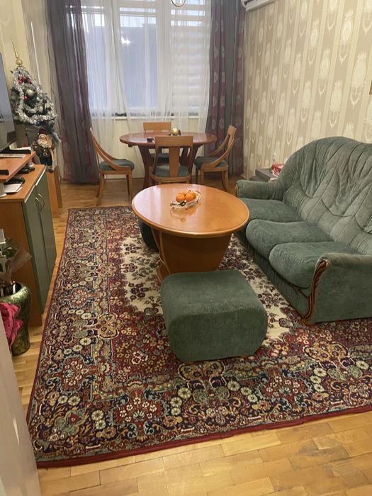 Разтегателен диван 3-ка маса и табуретки